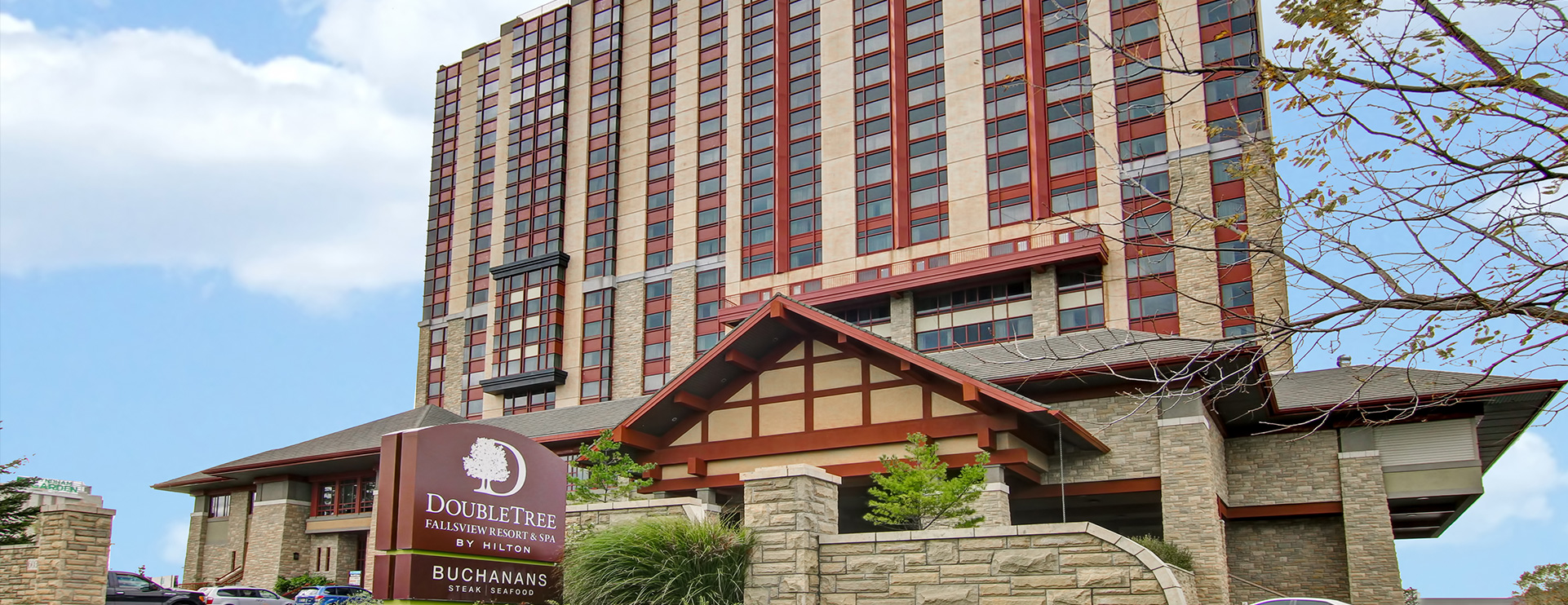DoubleTree Fallsview Resort & Spa by Hilton exterior